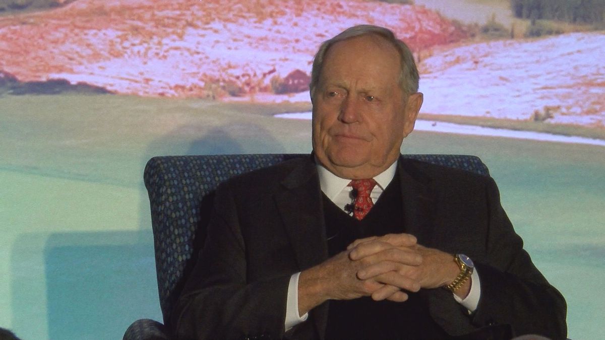 Golf Icon Jack Nicklaus Speaks at School Benefit Dinner