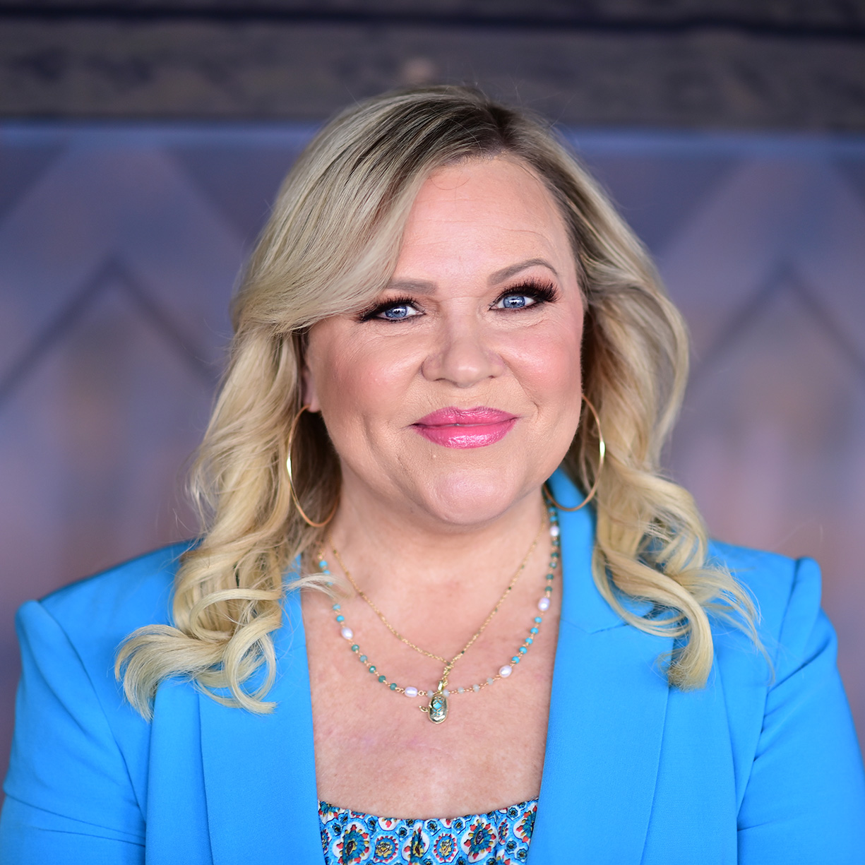 Holly Rowe - Motivational Sports Speaker